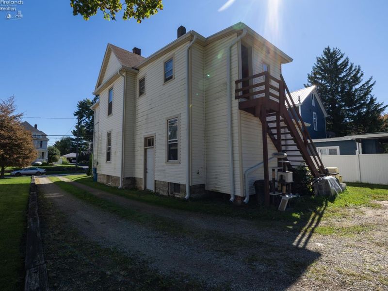 407 Northwest Street, Bellevue, OH 44811 Photo 2