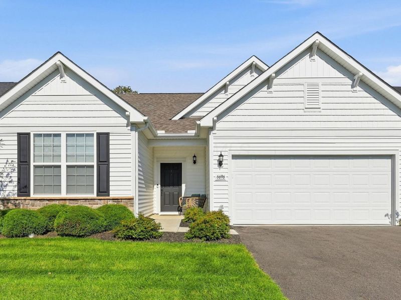 6696 Cat Singer Circle N, Hilliard, OH 43026 Photo 1