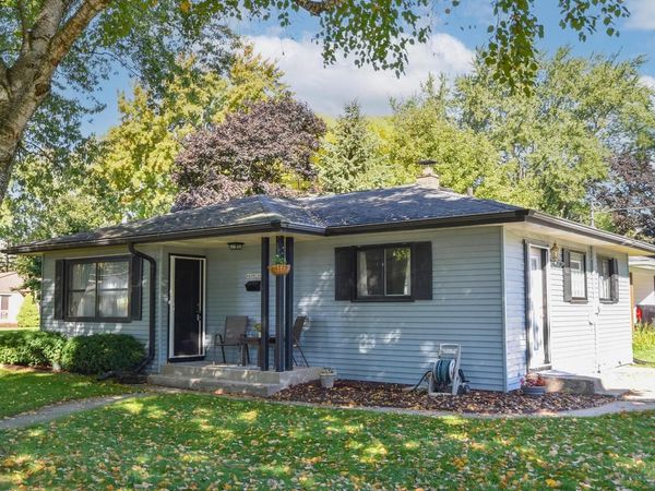N40W6548 Jackson STREET, Cedarburg, WI 53012
