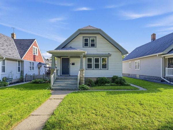 4728 W Medford AVENUE, Milwaukee, WI 53216