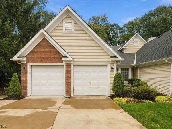 31825 Bayview Drive , Unit 110, Avon Lake, OH 44012