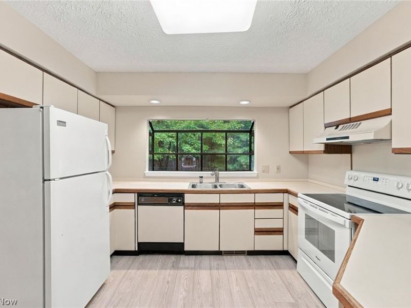 31825 Bayview Drive, Unit 110, Avon Lake, OH 44012 Photo 11