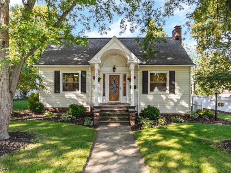 127 Bonnett Street SW, North Canton, OH 44720 Photo 1