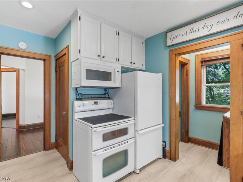 127 Bonnett Street SW, North Canton, OH 44720 Photo 17
