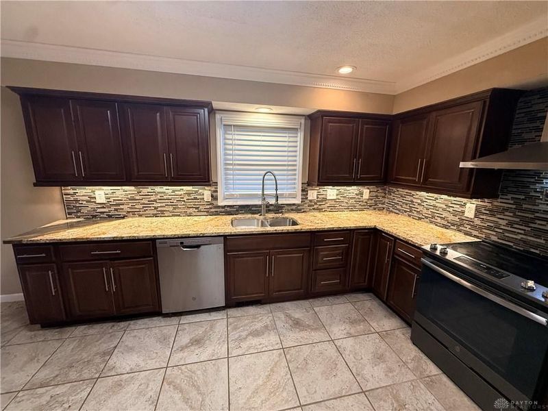8560 Talmadge Road, Clayton, OH 45315 Photo 4