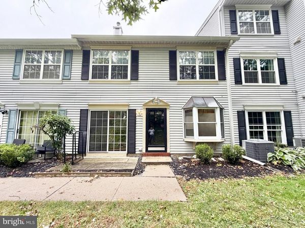 67 CHEVERNY COURT, HAMILTON, NJ 08619