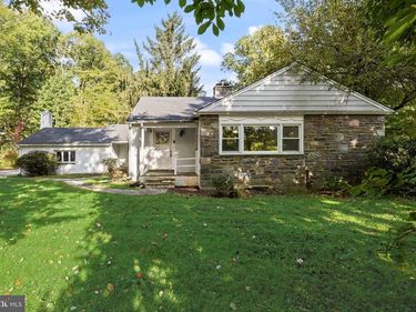 804 FOREST LANE, MALVERN, PA 19355