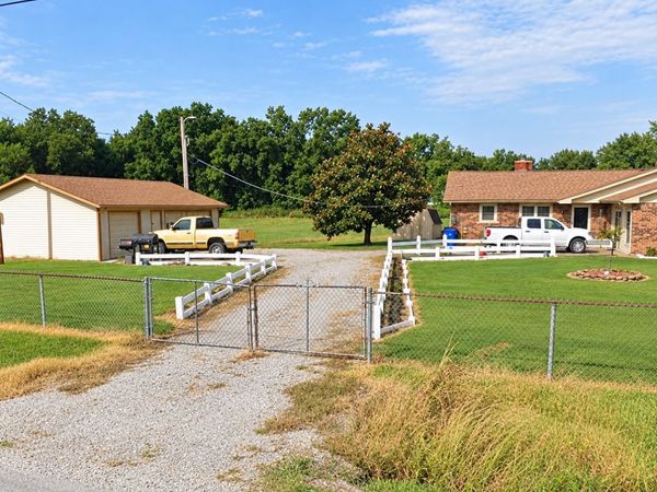 10120 S 353rd East Avenue , Coweta, OK 74429
