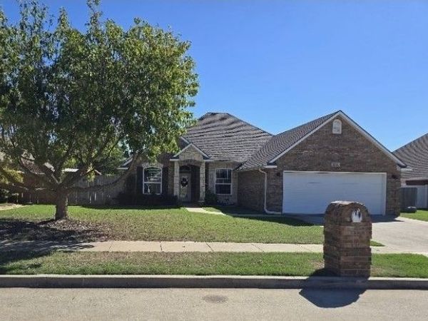 2012 5th Avenue , Ardmore, OK 73401