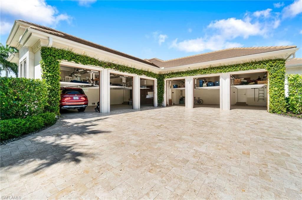 385 Colony Dr , Naples, FL 34108 Photo