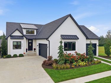 8539 Birkett Drive, Lincoln, NE 68526