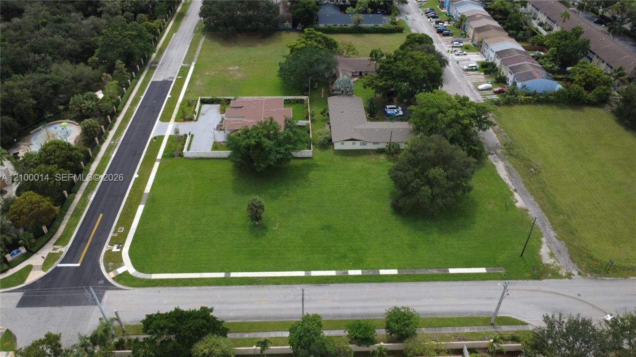 9032â??9082 NW 38 , Sunrise, FL 33351 Photo