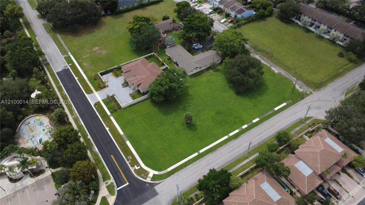 9032â??9082 NW 38 , Sunrise, FL 33351 Photo