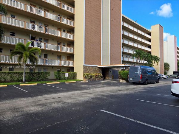 900 NE 12th Ave , Unit 608, Hallandale Beach, FL 33009