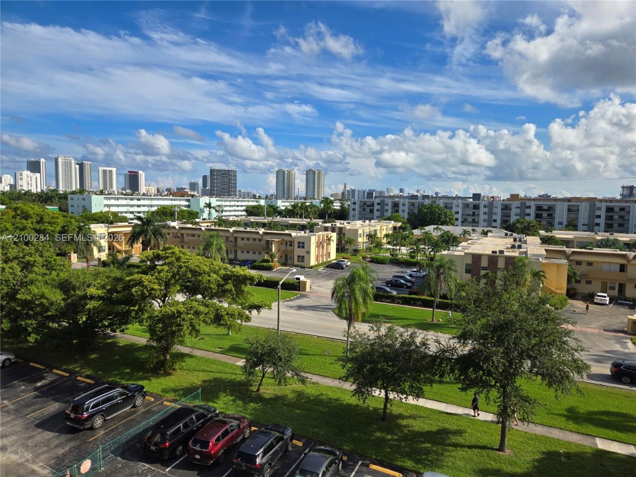 900 NE 12th Ave, Unit 608, Hallandale Beach, FL 33009 Photo