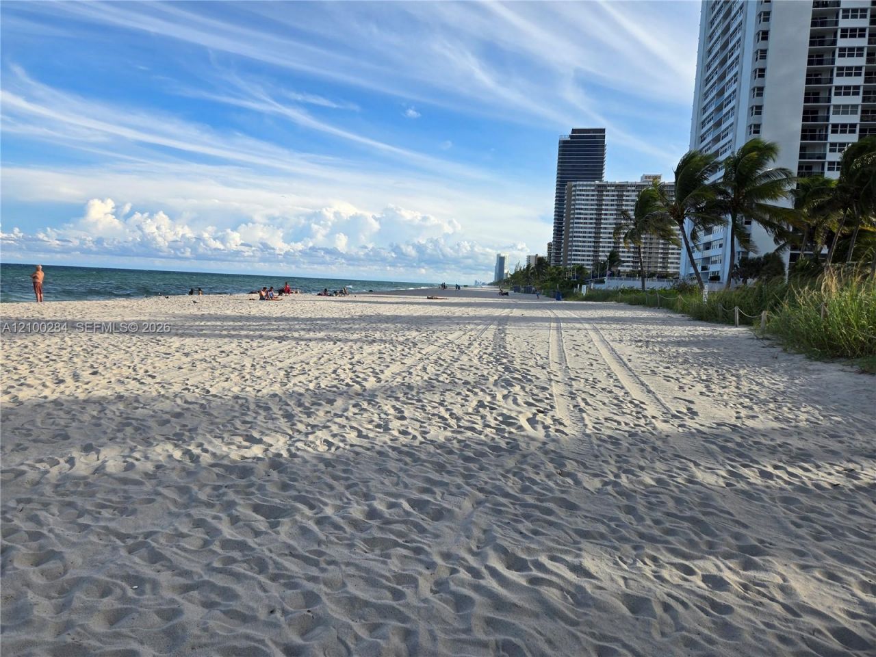900 NE 12th Ave, Unit 608, Hallandale Beach, FL 33009 Photo