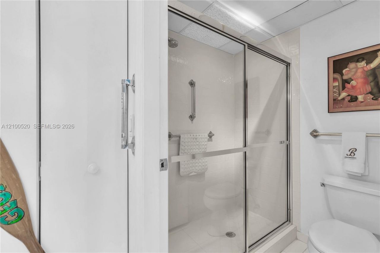 10101 Collins Ave , Unit 11D +Caban, Bal Harbour, FL 33154 Photo