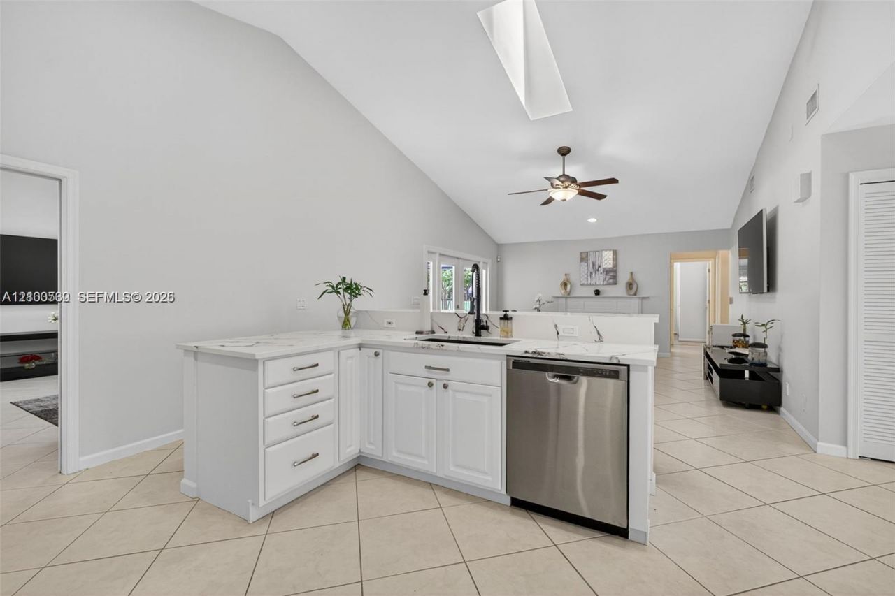 15 W Balfour Rd W , Palm Beach Gardens, FL 33418 Photo
