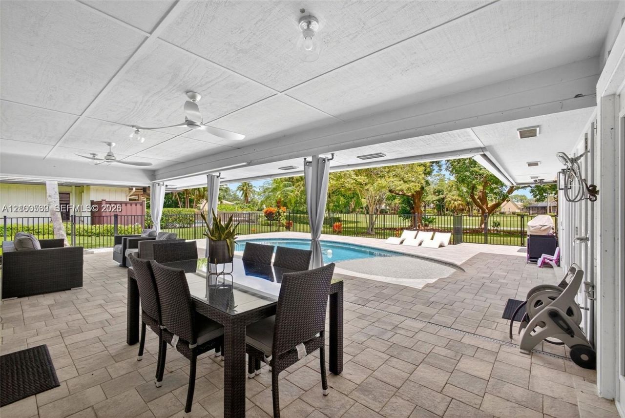 15 W Balfour Rd W , Palm Beach Gardens, FL 33418 Photo