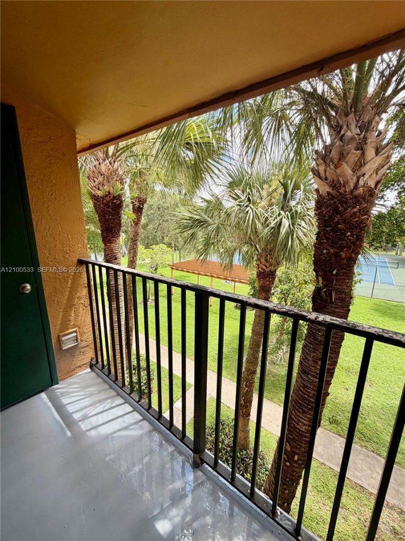 10765 Cleary Blvd , Unit 306, Plantation, FL 33324 Photo