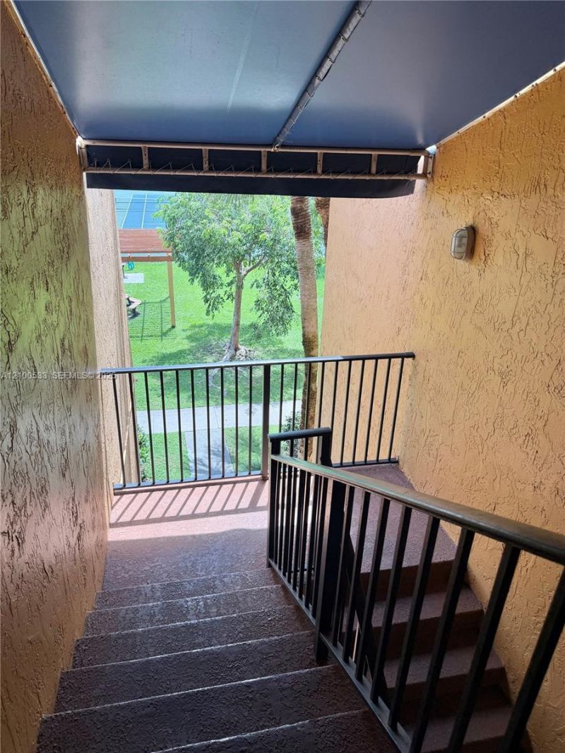 10765 Cleary Blvd , Unit 306, Plantation, FL 33324 Photo