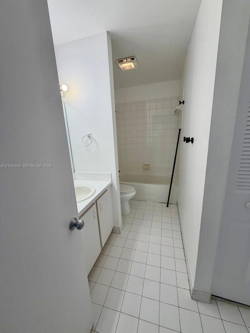 10765 Cleary Blvd , Unit 306, Plantation, FL 33324 Photo