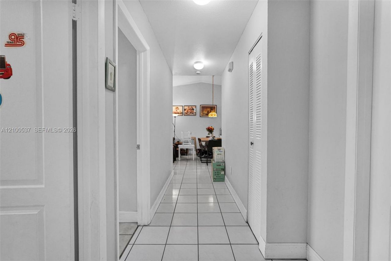 7677 NW 180th Ter, Hialeah, FL 33015 Photo