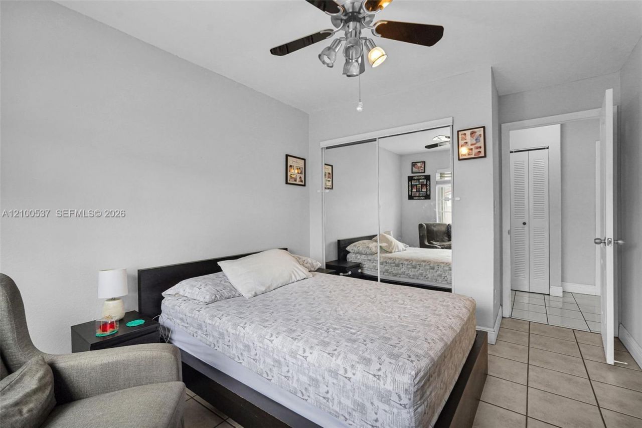 7677 NW 180th Ter, Hialeah, FL 33015 Photo
