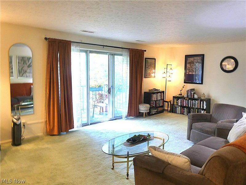 2021 King James Parkway, Unit 222, Westlake, OH 44145 Photo 3