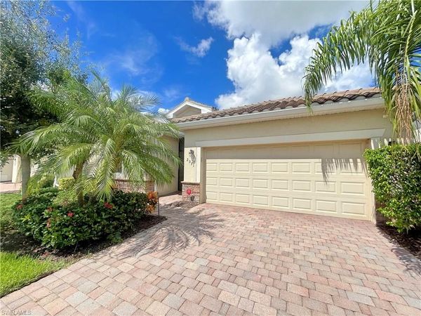 2571 Laurentina LN , CAPE CORAL, FL 33909