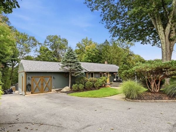 63 Manito Ave, Oakland, NJ 07436