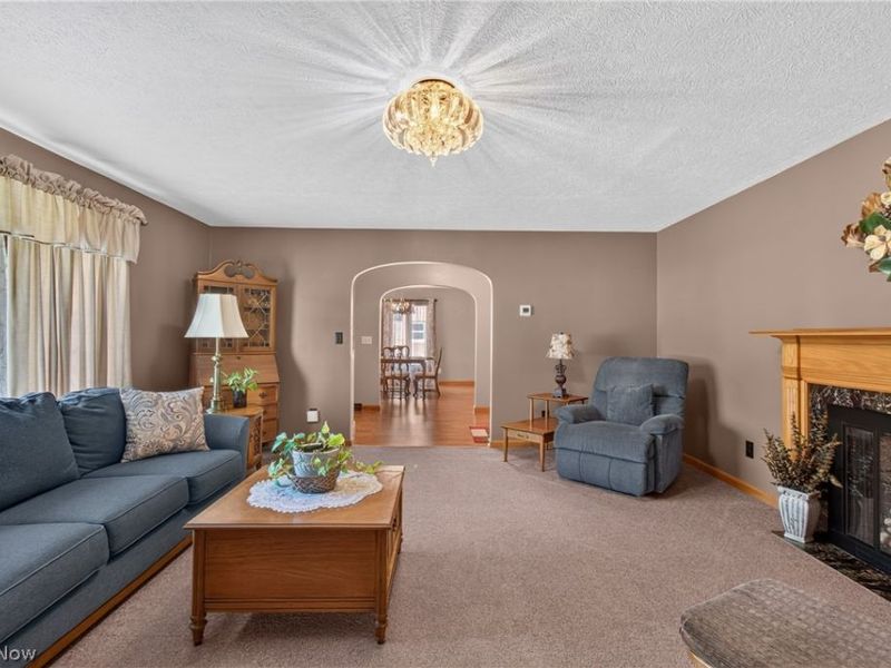 2007 Colonial Parkway NE, Massillon, OH 44646 Photo 6