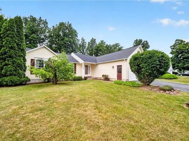 7554 Sugarwood Lane, Syracuse, NY 13212