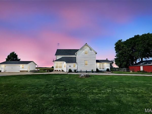 5599 County Highway 21 , Nashville, IL 62263