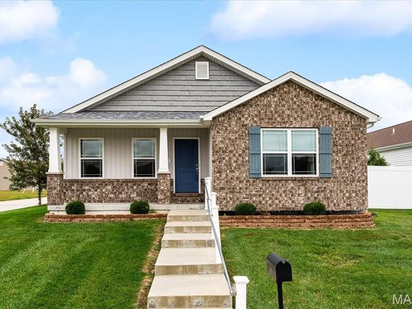 1768 Old Park Lane , Swansea, IL 62226