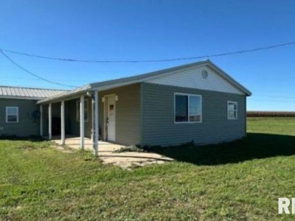 811 CENTER Street, Augusta, IL 62311
