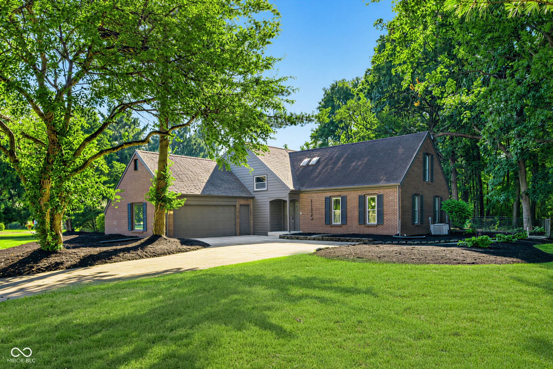 1115 Indianpipe Lane, Zionsville, IN 46077 Main Photo