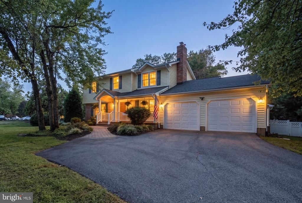 668 White Swan Drive, Arnold, MD 21012 Main Photo