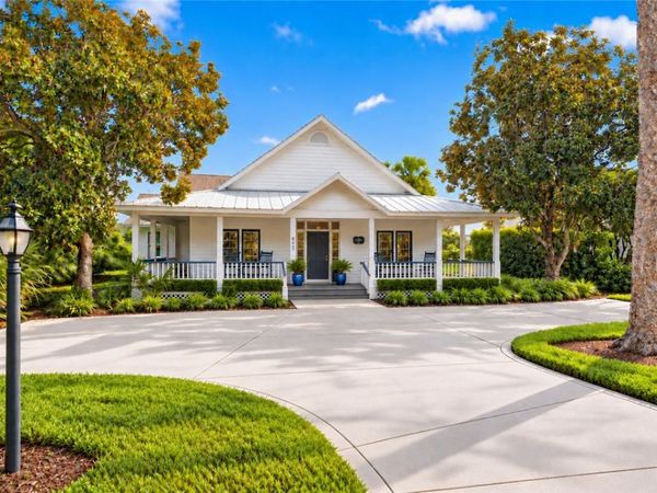 807 Carolina Circle SW, Vero Beach, FL 32962