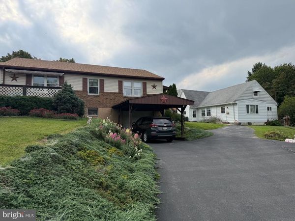 3526 ROSEDALE AVENUE , LAURELDALE, PA 19605