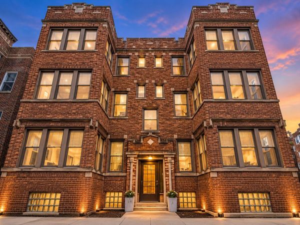 6454 N Bosworth Avenue , Unit 2A, Chicago, IL 60626