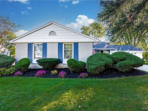 27 Exeter Road , Williamsville, NY 14221