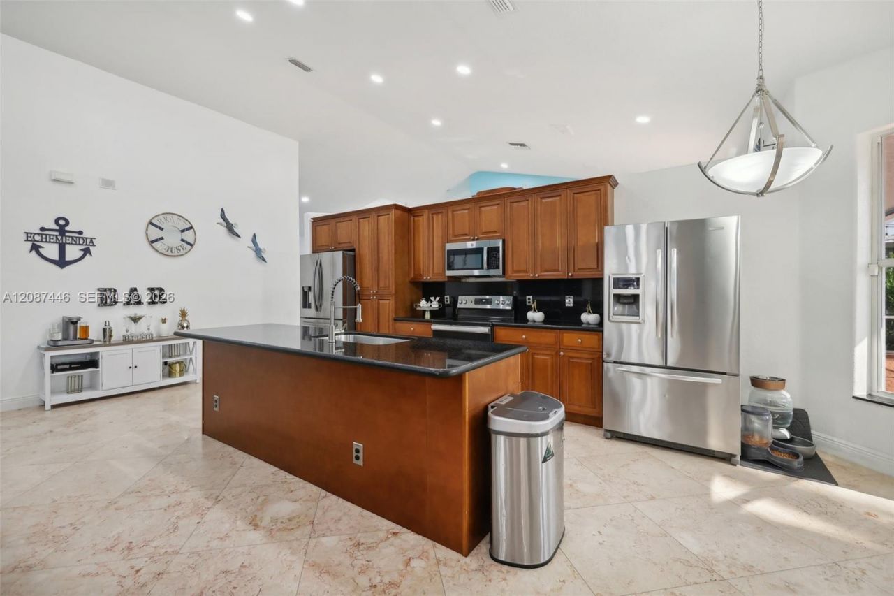 560 W Cypress Pointe Dr W, Pembroke Pines, FL 33027 Photo