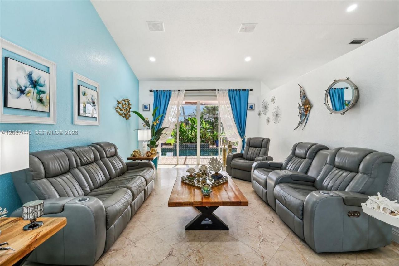 560 W Cypress Pointe Dr W, Pembroke Pines, FL 33027 Photo