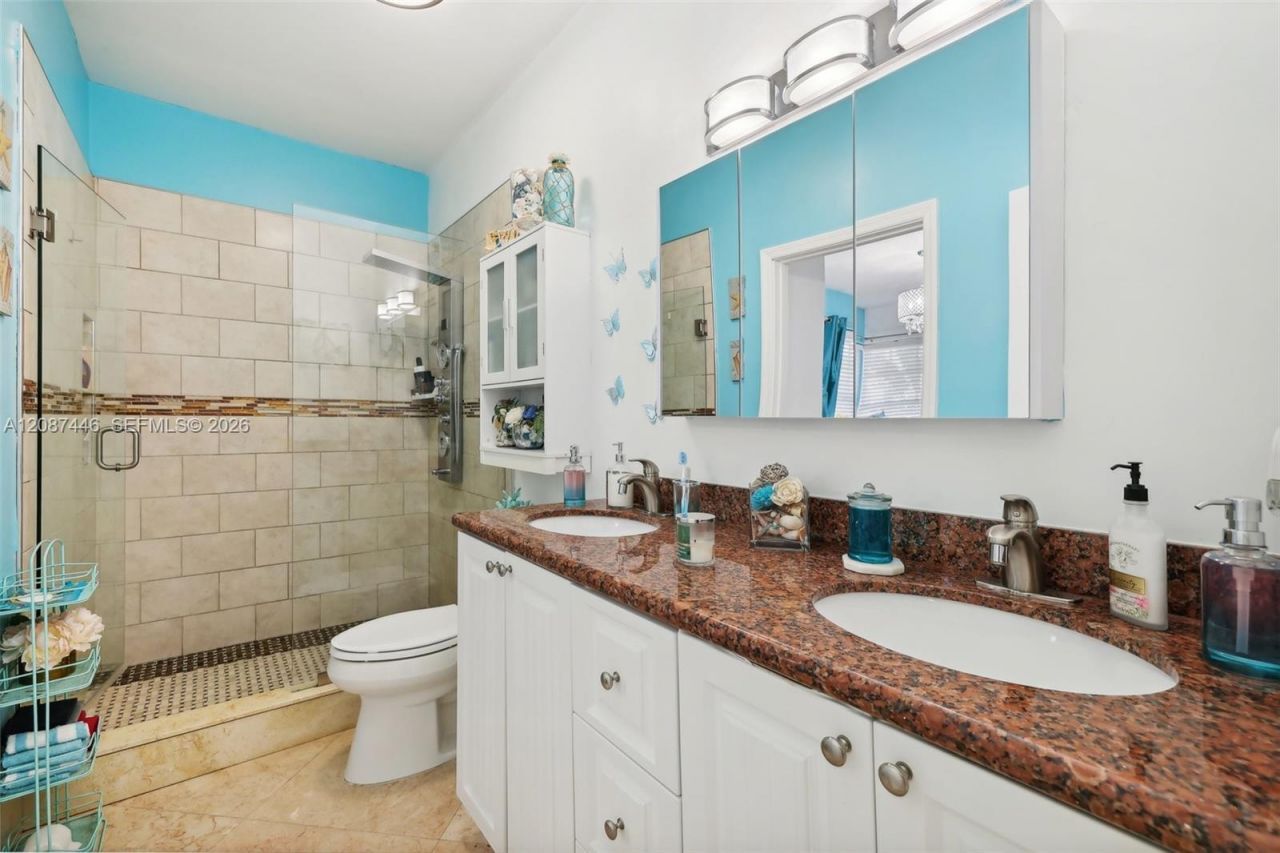 560 W Cypress Pointe Dr W, Pembroke Pines, FL 33027 Photo