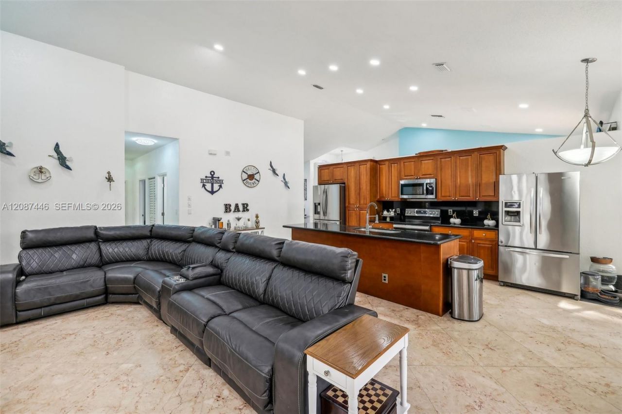 560 W Cypress Pointe Dr W, Pembroke Pines, FL 33027 Photo
