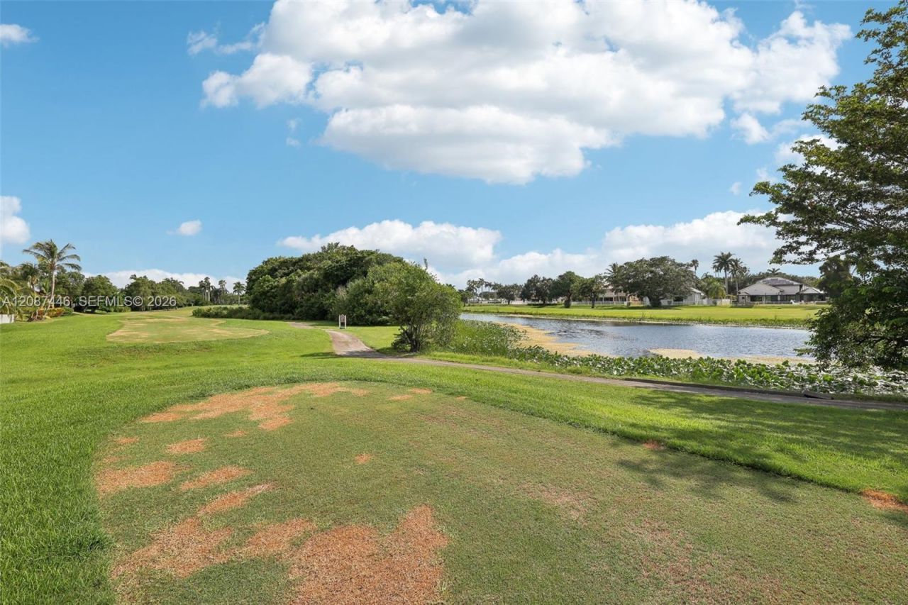 560 W Cypress Pointe Dr W, Pembroke Pines, FL 33027 Photo