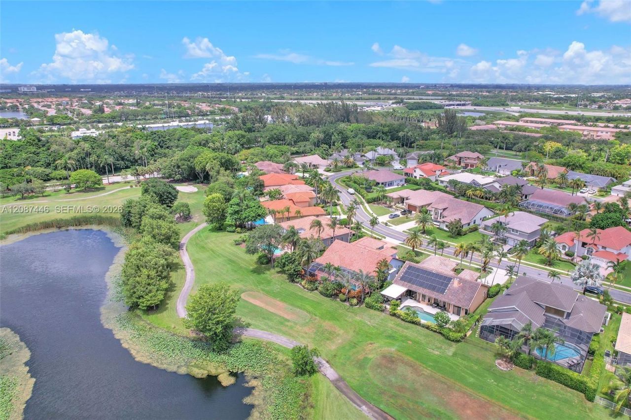 560 W Cypress Pointe Dr W, Pembroke Pines, FL 33027 Photo