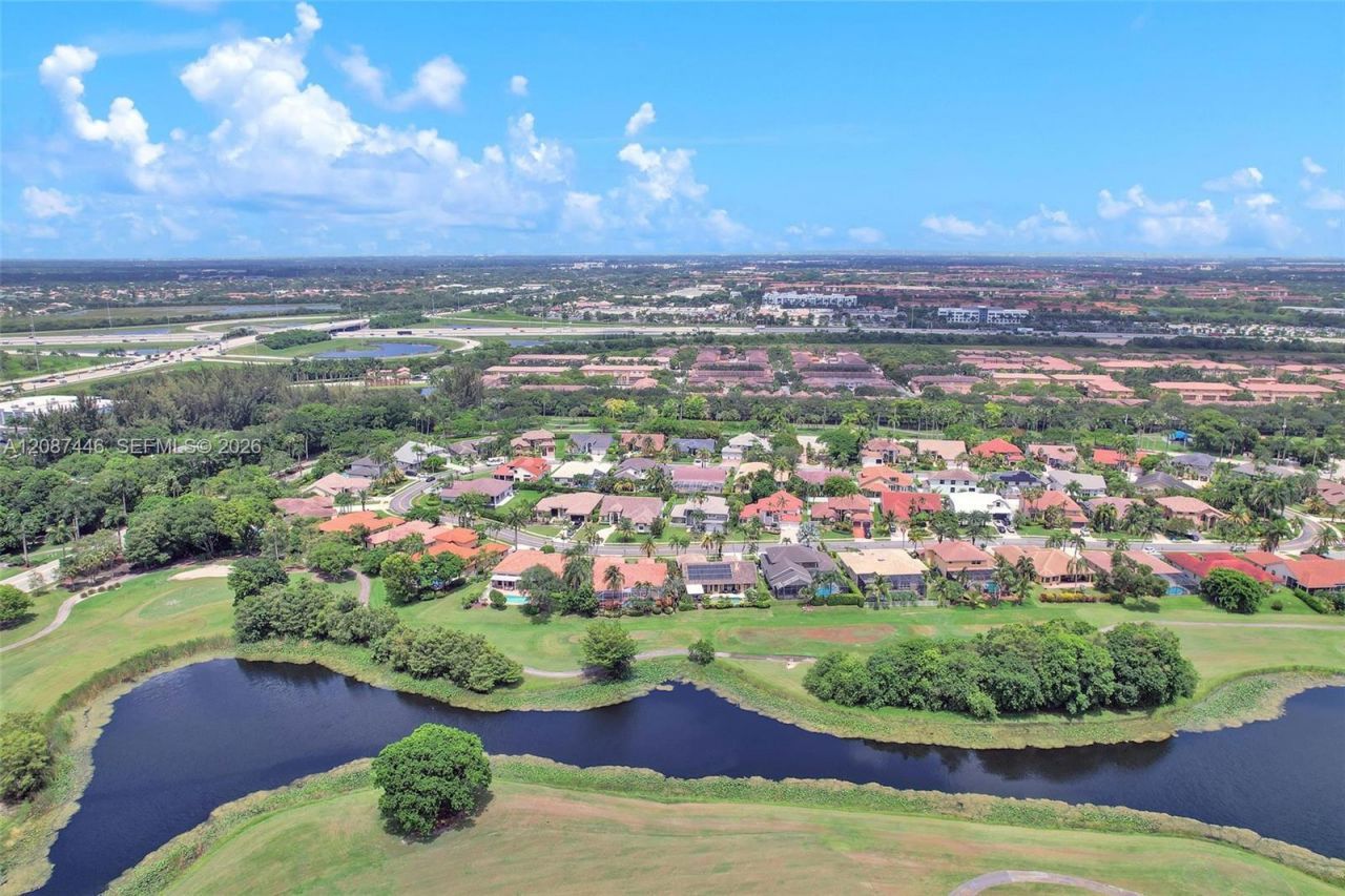 560 W Cypress Pointe Dr W, Pembroke Pines, FL 33027 Photo