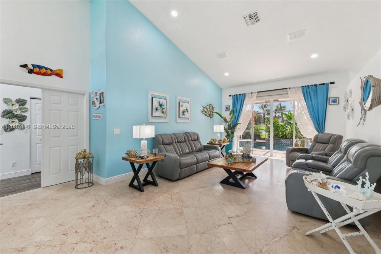 560 W Cypress Pointe Dr W, Pembroke Pines, FL 33027 Photo